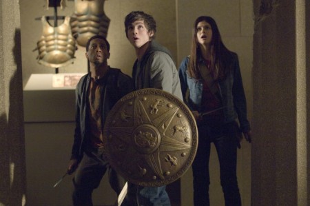 logan-lerman-brandon-t-jackson-e-alexandra-daddario-protagonisti-del-film-percy-jackson-e-gli-dei-dell-olimpo-il-ladro-di-fulmini-143763 logan-lerman-brandon-t-jackson-e-alexandra-daddario-protagonisti-del-film-percy-jackson-e-gli-dei-dell-olimpo-il-ladro-di-fulmini-143763