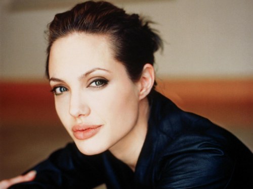 1_girl_angelina_jolie047