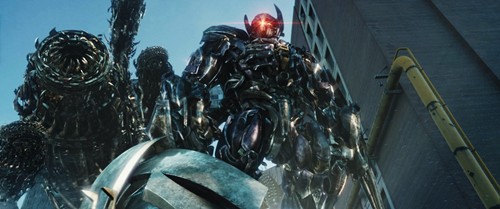 Transformers 3, Anonymous immagini; Dracula 3D, Universal Soldier 4 foto dal set; Alvin superstar 3 poster (7)