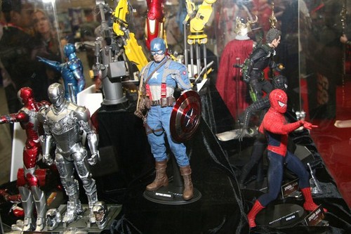 Comic-Con 2011 statue, busti e action figures (5)