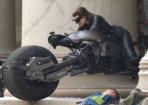 The Dark Knight Rises, foto dal set con Catwoman (4)