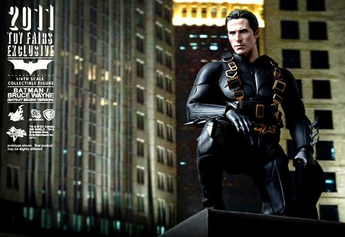 Batman Begins, Christian Bale l'action figure da collezione (7)