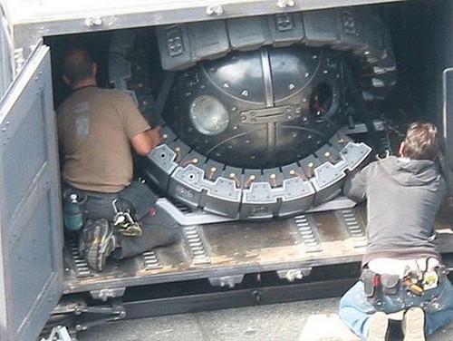 Il cavaliere oscuro Il ritorno, foto del Batwing e dell'arma di Bane (4)