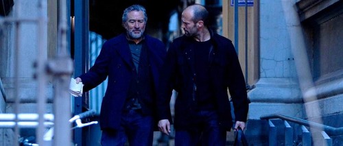 Killer Elite, immagini con Jason Statham e Robert De Niro (14)