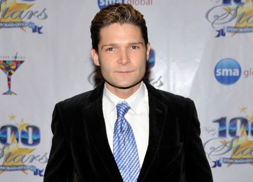 Corey Feldman ed Edward Furlong nell'horror The Zombie King