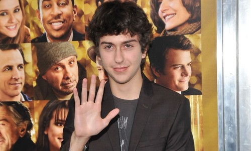 Kristen Bell, Lily Collins e Logan Lerman nel dramedy Writers (4)
