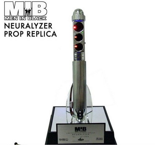Men in Black 3, replica del neuralizzatore di Will Smith (5)