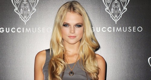 Julianne Moore confermata nel remake di Carrie, nel cast anche Gabriella Wilde