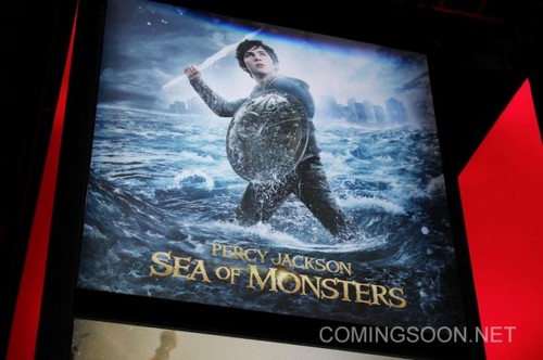 Die Hard 5, Iron Man 3, Robocop, Rio 2, RIPD, Jurassic Park 3D, Piovono polpette 2, After Earth, Percy Jackson 2, Epic primi poster (7)
