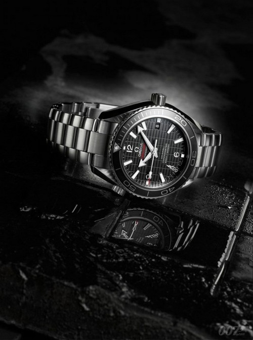 Skyfall, l'orologio ufficiale e 2 nuove immagini di Daniel Craig
