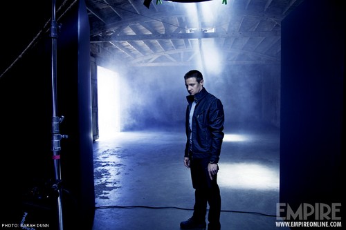The Bourne Legacy nuove immagini, due cover di Empire e notizie sul sequel (2)