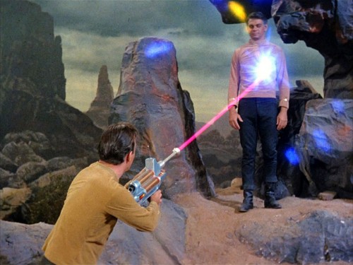 Star Trek 2, svelata la nuova nemesi del capitano Kirk (3)