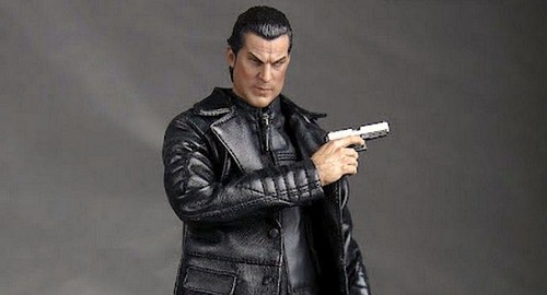 Steven Seagal, nuova action figure versione orientale (13)