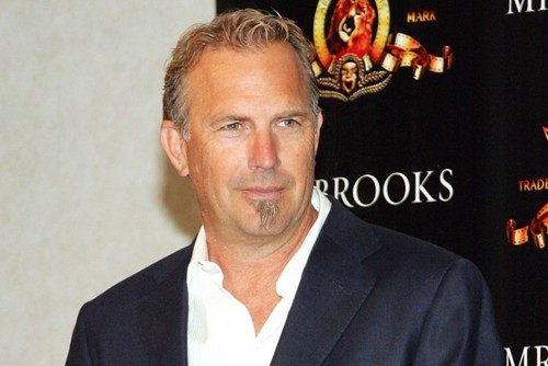 Catherine Keener e Toni Collette nel nuovo film di Nicole Holofcener, Kevin Costner in Three Days to Kill
