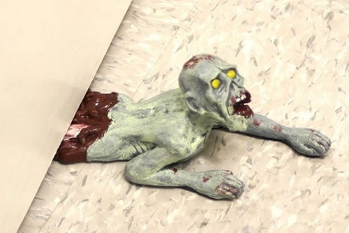 Zombie, 14 gadget da horror (9)