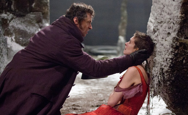 Anne Hathaway e Hugh Jackman in Les Miserables