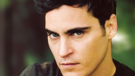 Joaquin Phoenix, Mark Millar, Gary Oldman, Hugh Grant, Tatum O’Neil: tante novità!