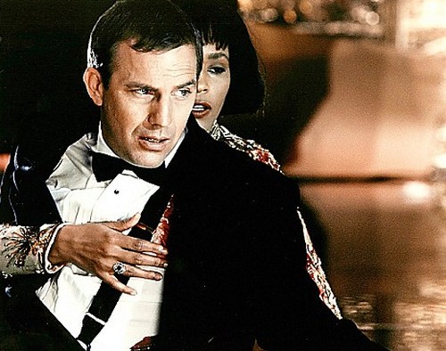Guardia del corpo remake per la Warner, Chris Columbus dirigerà Hello Ghost, Wolfgang Petersen Old Man’s War
