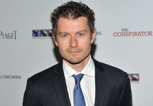Melissa Leo e James Badge Dale in Flight?