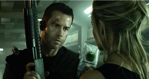 Lockout, clip di cinque minuti dell’action sci-fi di Luc Besson