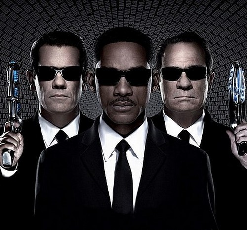 Al cinema dal 25 maggio 2012: Men in Black 3, Molto forte incredibilmente vicino, Operazione vacanze, Cosmopolis, La fuga di Martha, Silent Souls, Dietro il buio, Fallo per papà