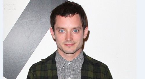 Elijah Wood nel thriller Grand Piano, Pierce Brosnan nell’action-drama The Coup