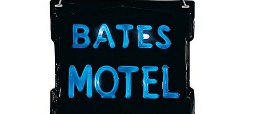 Psycho, l’insegna luminosa del Bates Motel