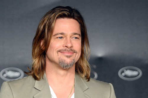 Brad Pitt produrrà il biografico Blonde, Clive Barker riscrive Zombies vs. Gladiators, Jeremy Garelick ingaggiato per il remake di Scuola di polizia