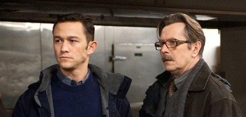 Il cavaliere oscuro – Il ritorno, prima clip con Gary Oldman e Joseph Gordon-Levitt