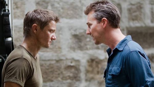 The Bourne Legacy, 4 nuove clip con Jeremy Renner