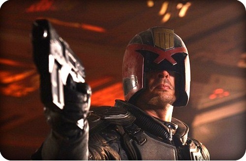Dredd, una clip e 2 siti virali