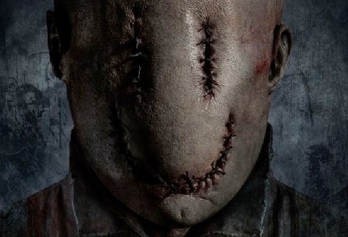 Smiley, nuovo trailer e poster del thriller-horror di Michael J. Gallagher