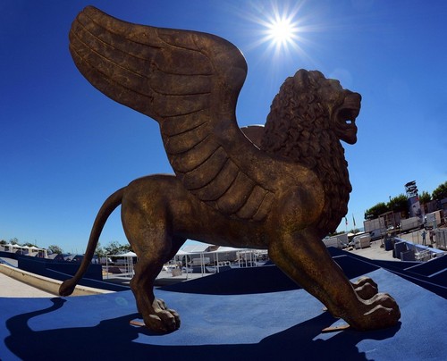 Venezia 2012 domenica 2: in concorso To the Wonder e Fill the Void, evento speciale Love Is All You Need