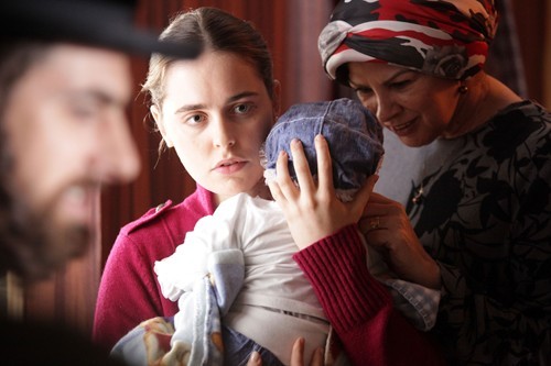 La sposa promessa, tre clip in italiano e intervista all’attrice Hadas Yaron