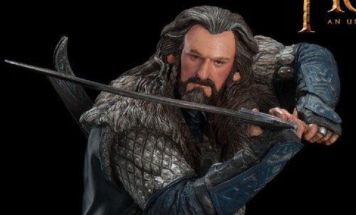 Lo Hobbit – Un viaggio inaspettato: statua di Thorin e nuova clip con Gollum