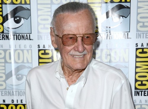 Stan Lee compie novant’anni: clip con tutti i cameo