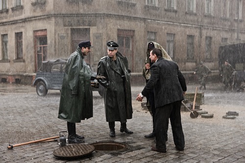 In Darkness, da domani al cinema: foto e storia