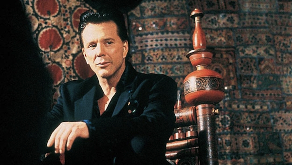 Rush Hour 3 – Missione Parigi, Le Crociate, 9 settimane e mezza – La conclusione, Severance – Tagli al personale, Gioco di donna, Earth – La nostra terra, Elizabeth I, Dogma, Prefontaine, stasera in tv